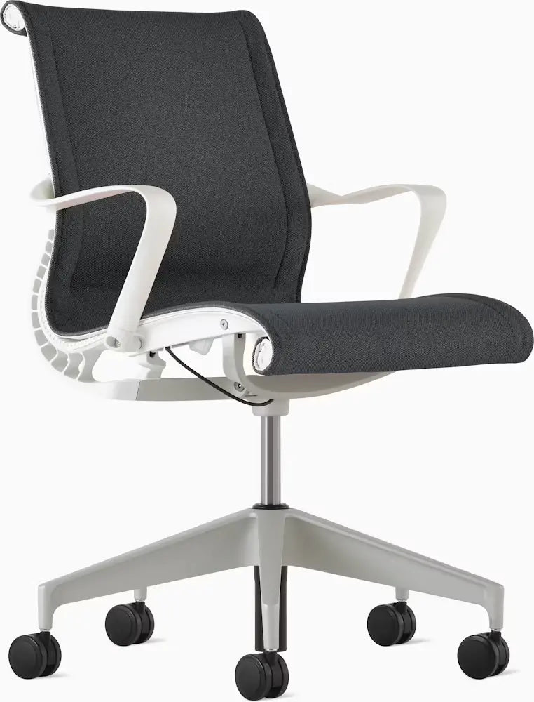 Setu Chair with Armrests – Flexible Kinetic Support & Four-Way Adjustable Arms