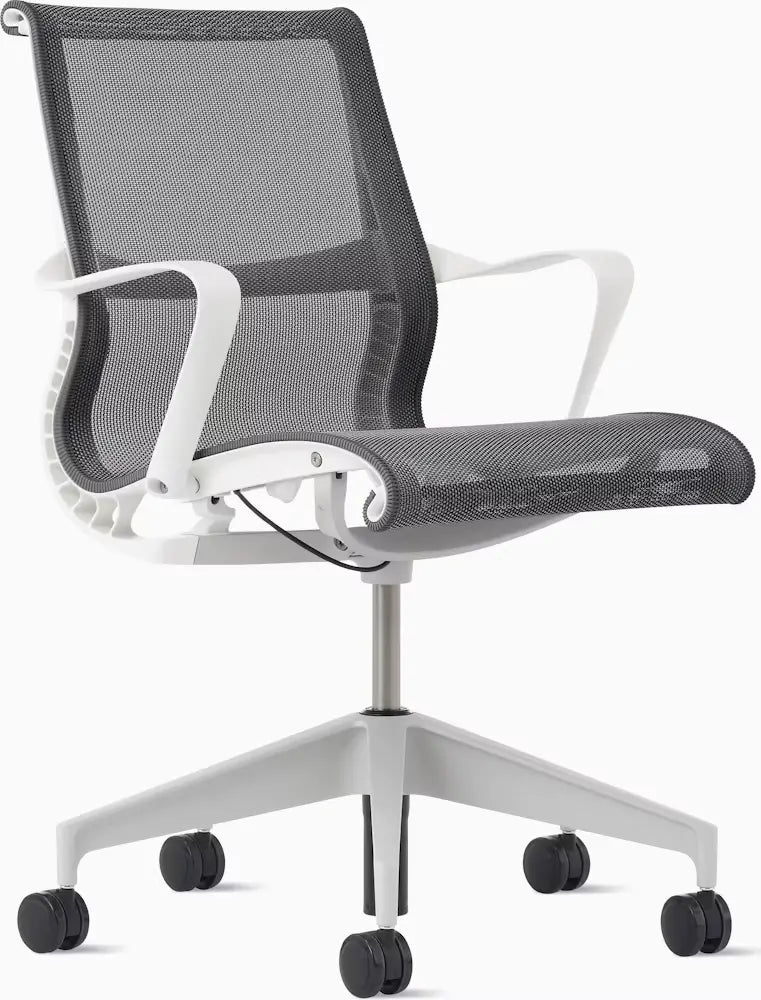 Setu Chair with Armrests – Flexible Kinetic Support & Four-Way Adjustable Arms