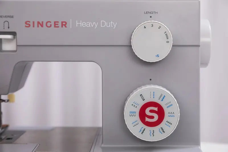 SINGER Heavy-Duty 4423 Sewing Machine – High-Performance Mechanical Stitcher